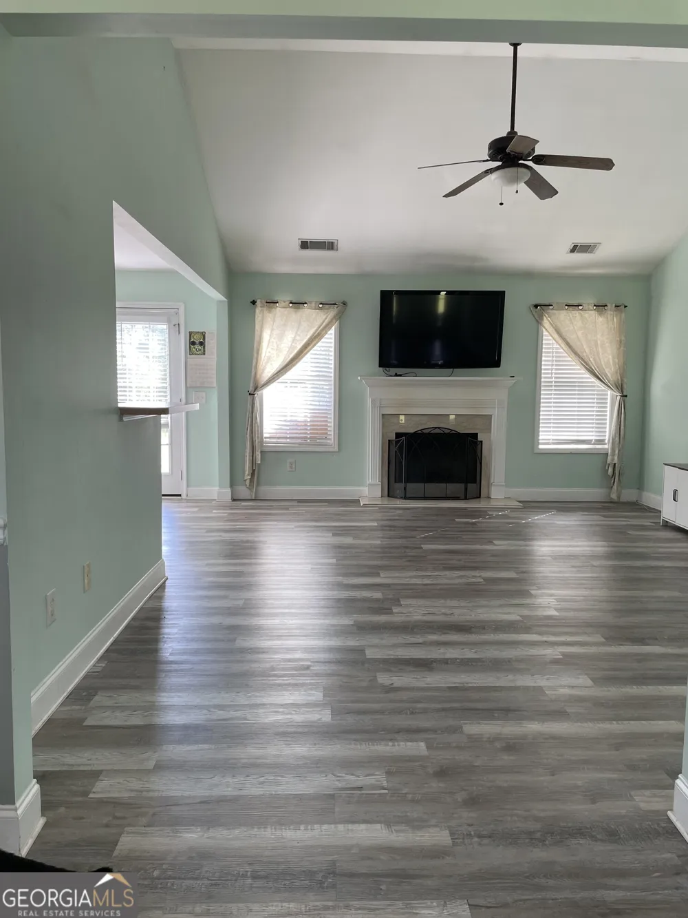 109 Presidential LN Statham, GA 30666