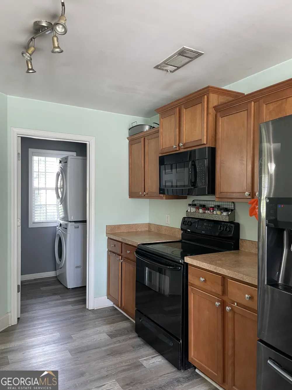 109 Presidential LN Statham, GA 30666
