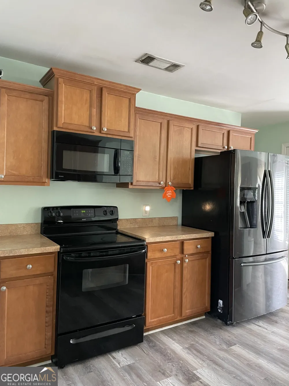 109 Presidential LN Statham, GA 30666