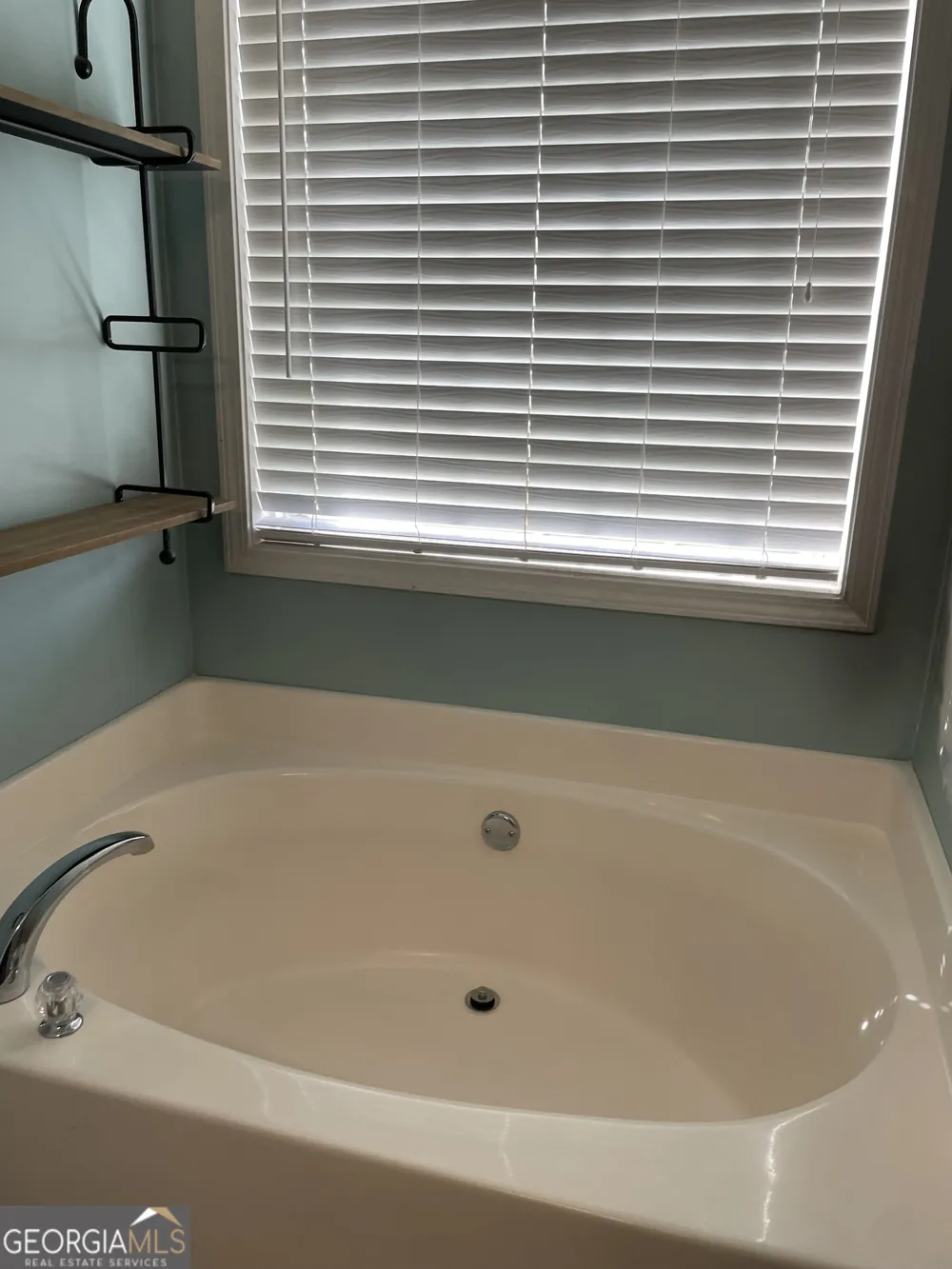 109 Presidential LN Statham, GA 30666