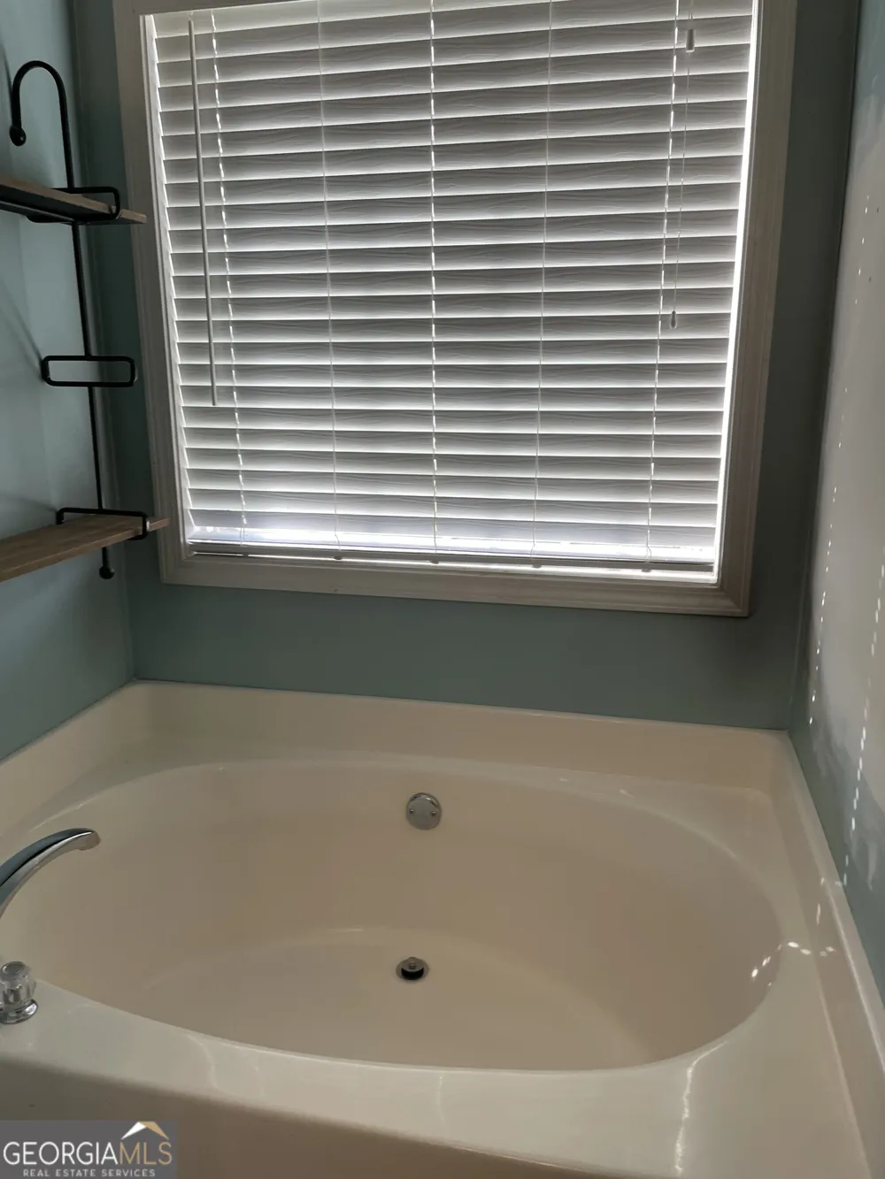 109 Presidential LN Statham, GA 30666