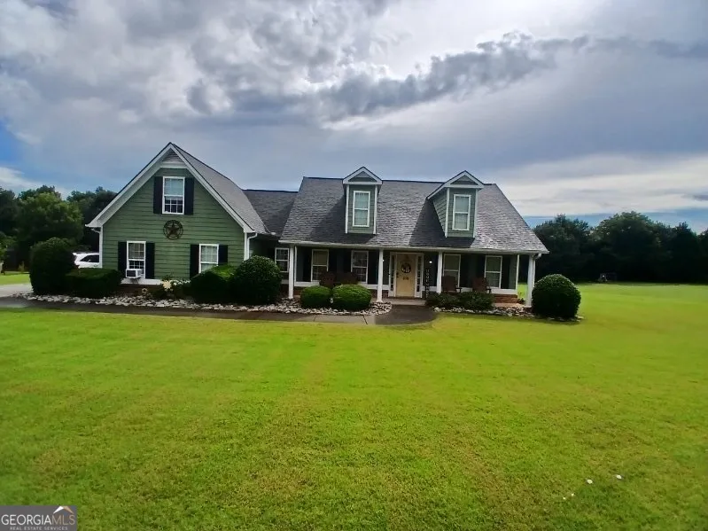 109 Presidential LN Statham, GA 30666