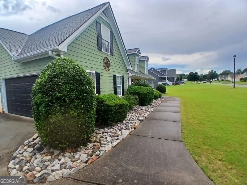 109 Presidential LN Statham, GA 30666