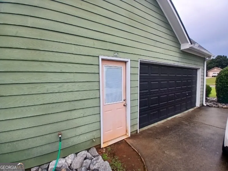 109 Presidential LN Statham, GA 30666