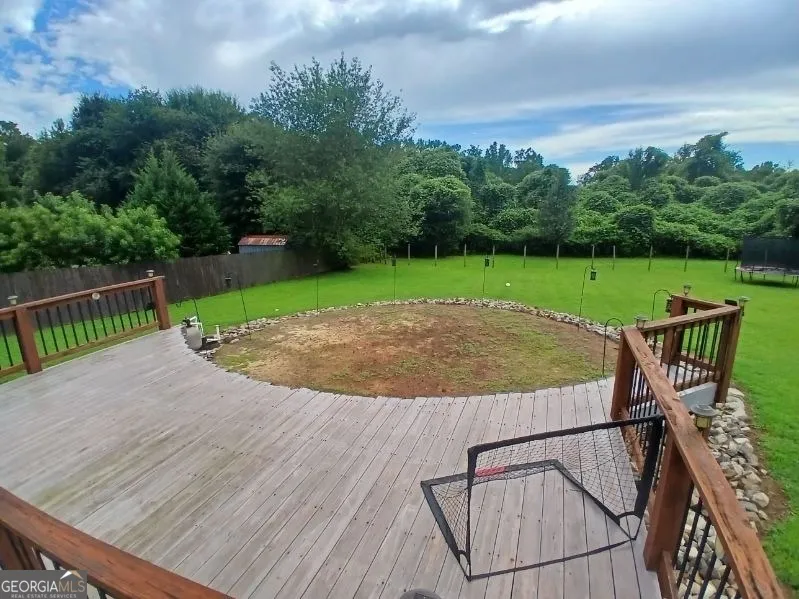 109 Presidential LN Statham, GA 30666
