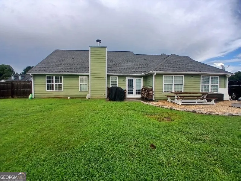109 Presidential LN Statham, GA 30666