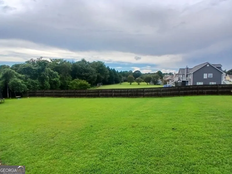 109 Presidential LN Statham, GA 30666