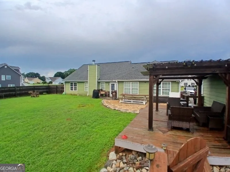 109 Presidential LN Statham, GA 30666