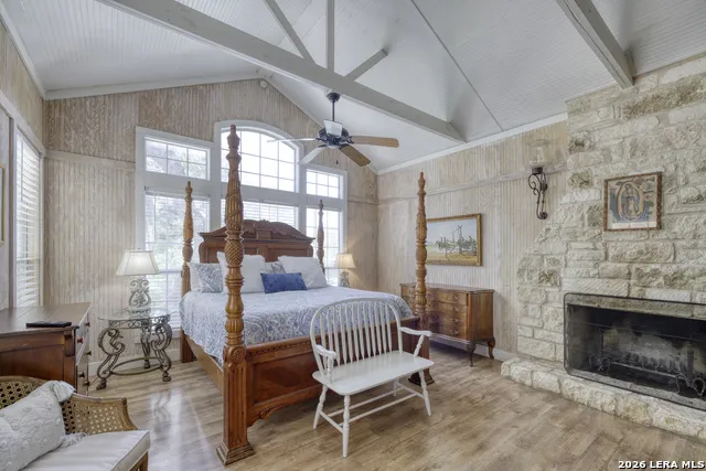 512 Cr 348 (River Road) Concan, TX 78838