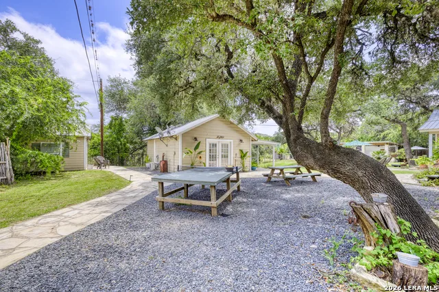 512 Cr 348 (River Road) Concan, TX 78838