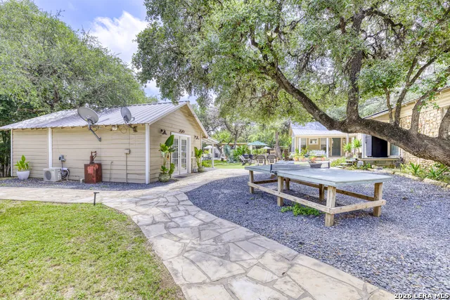 512 Cr 348 (River Road) Concan, TX 78838