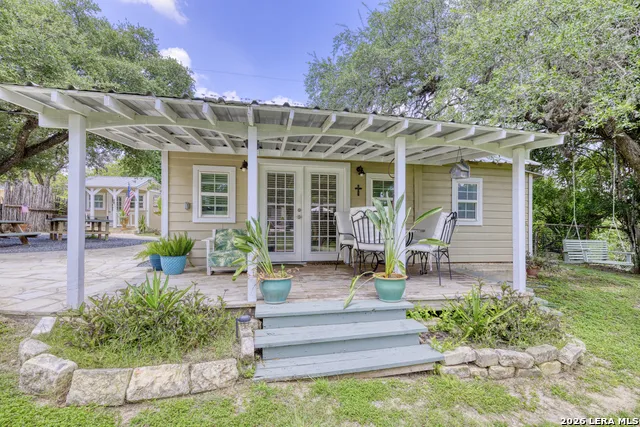 512 Cr 348 (River Road) Concan, TX 78838