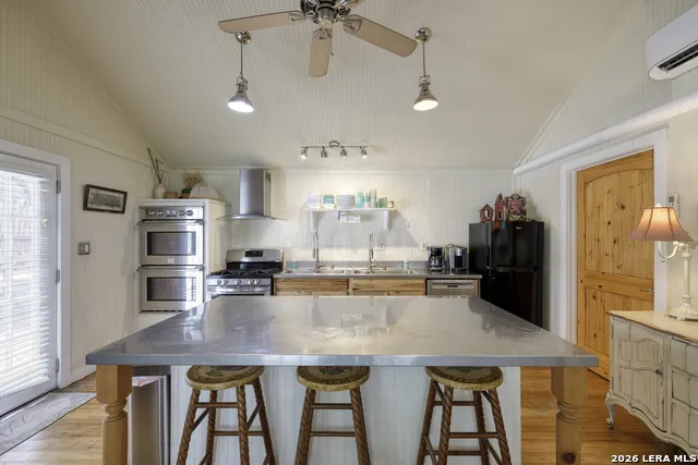 512 Cr 348 (River Road) Concan, TX 78838