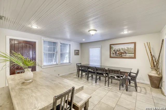 512 Cr 348 (River Road) Concan, TX 78838