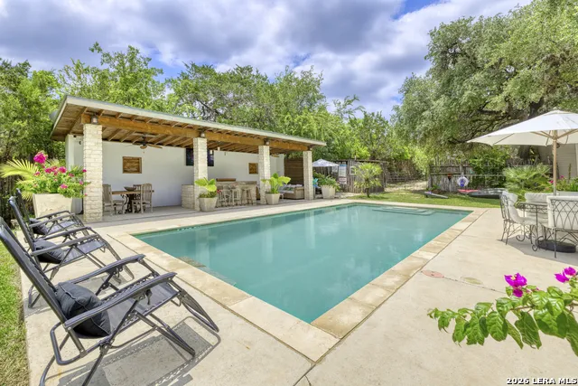 512 Cr 348 (River Road) Concan, TX 78838