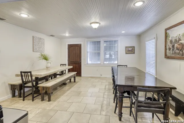 512 Cr 348 (River Road) Concan, TX 78838