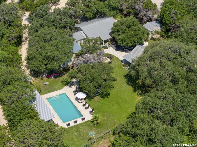 512 Cr 348 (River Road) Concan, TX 78838