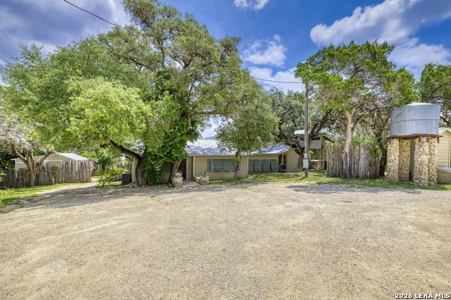 512 Cr 348 (River Road) Concan, TX 78838