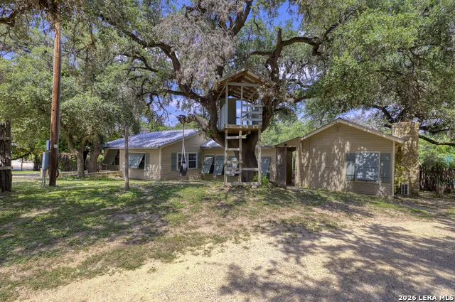 512 Cr 348 (River Road) Concan, TX 78838
