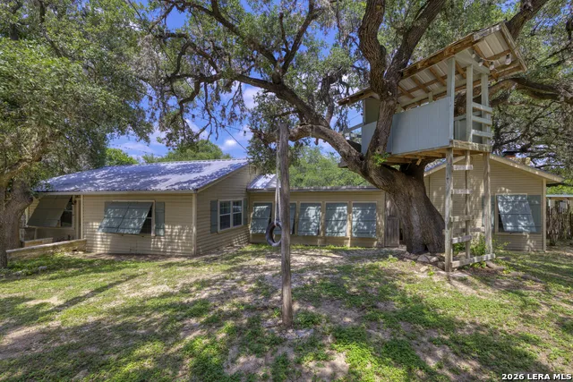 512 Cr 348 (River Road) Concan, TX 78838