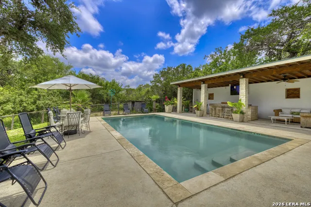 512 Cr 348 (River Road) Concan, TX 78838