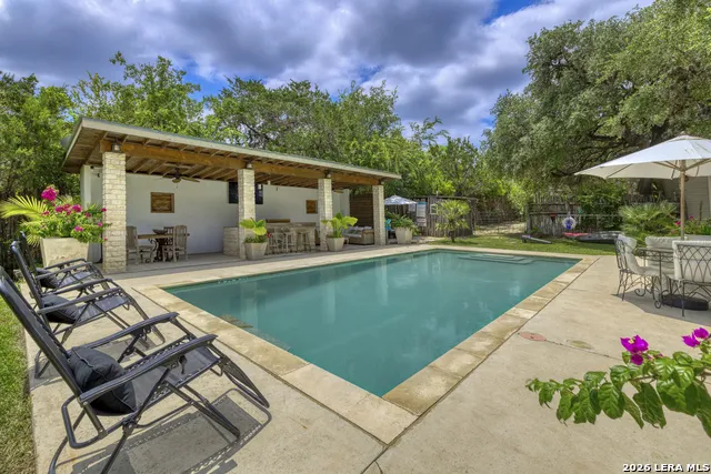 512 Cr 348 (River Road) Concan, TX 78838