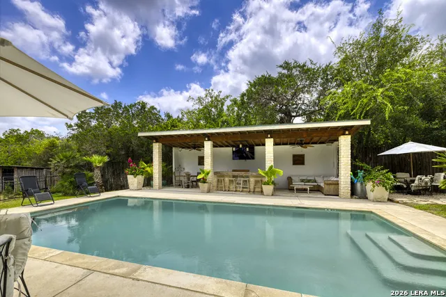 512 Cr 348 (River Road) Concan, TX 78838