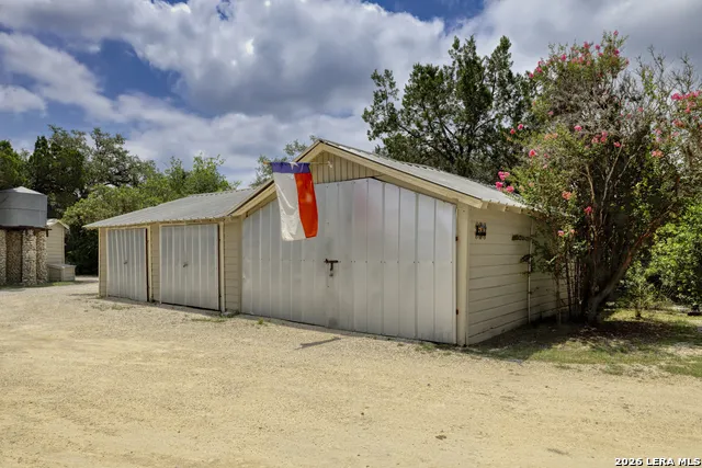 512 Cr 348 (River Road) Concan, TX 78838