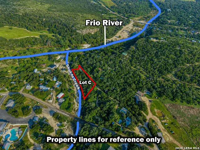 512 Cr 348 (River Road) Concan, TX 78838