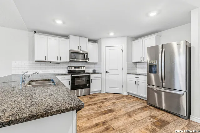 828 RIVER STA Cibolo, TX 78108
