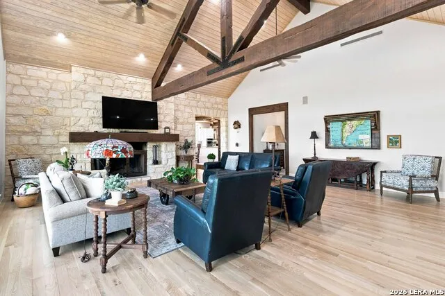 160 LIVE OAK LN Kerrville, TX 78028