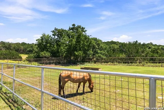 160 LIVE OAK LN Kerrville, TX 78028