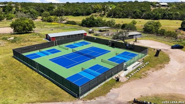 160 LIVE OAK LN Kerrville, TX 78028