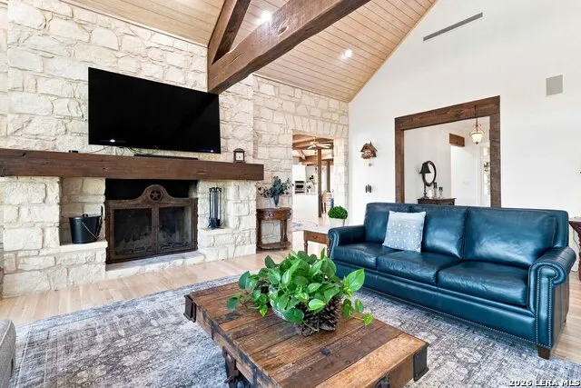 160 LIVE OAK LN Kerrville, TX 78028