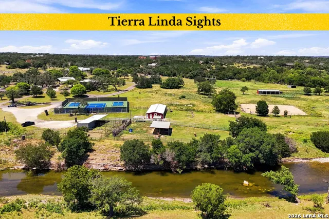 160 LIVE OAK LN Kerrville, TX 78028
