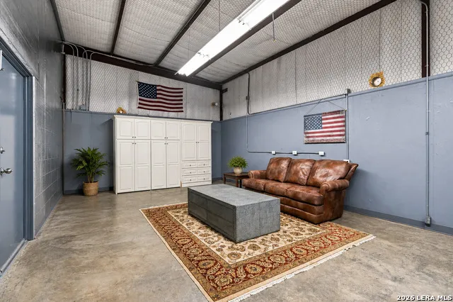 160 LIVE OAK LN Kerrville, TX 78028
