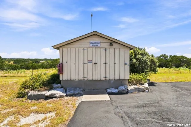 160 LIVE OAK LN Kerrville, TX 78028