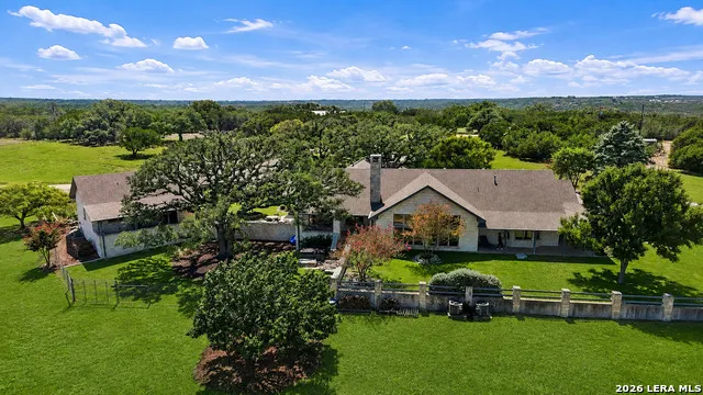 160 LIVE OAK LN Kerrville, TX 78028