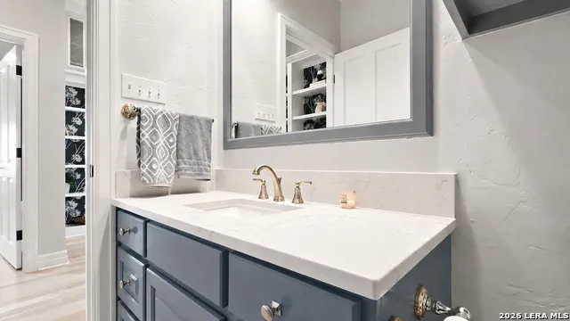 160 LIVE OAK LN Kerrville, TX 78028
