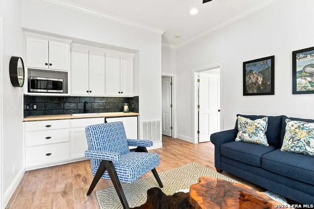 160 LIVE OAK LN Kerrville, TX 78028