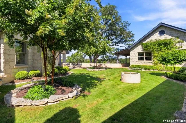 160 LIVE OAK LN Kerrville, TX 78028