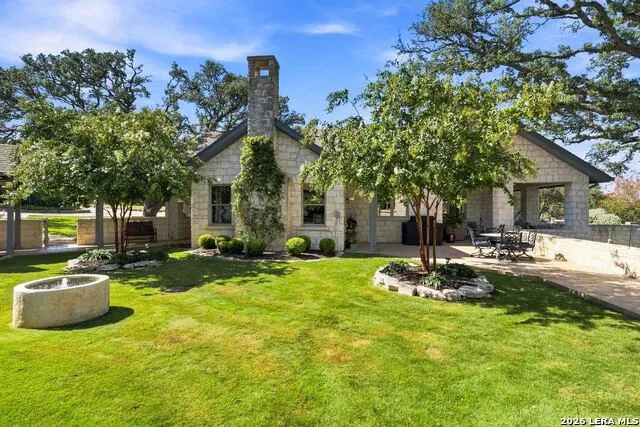 160 LIVE OAK LN Kerrville, TX 78028