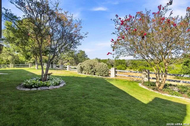 160 LIVE OAK LN Kerrville, TX 78028