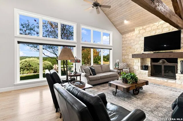 160 LIVE OAK LN Kerrville, TX 78028