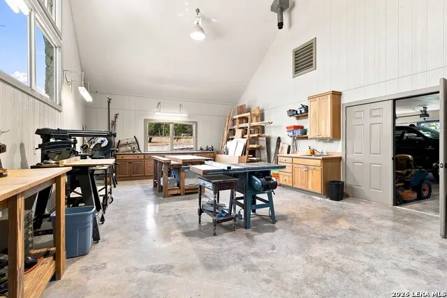 160 LIVE OAK LN Kerrville, TX 78028