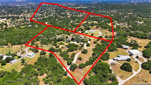160 LIVE OAK LN Kerrville, TX 78028