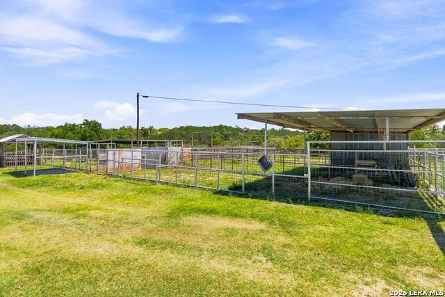 160 LIVE OAK LN Kerrville, TX 78028