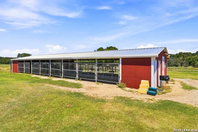 160 LIVE OAK LN Kerrville, TX 78028