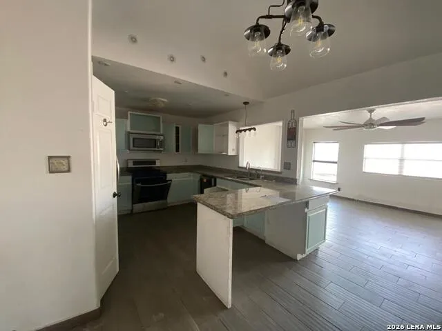 346 Falcon Eagle Pass, TX 78852