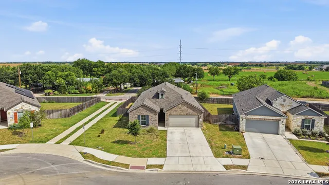 426 Axis Cibolo, TX 78108